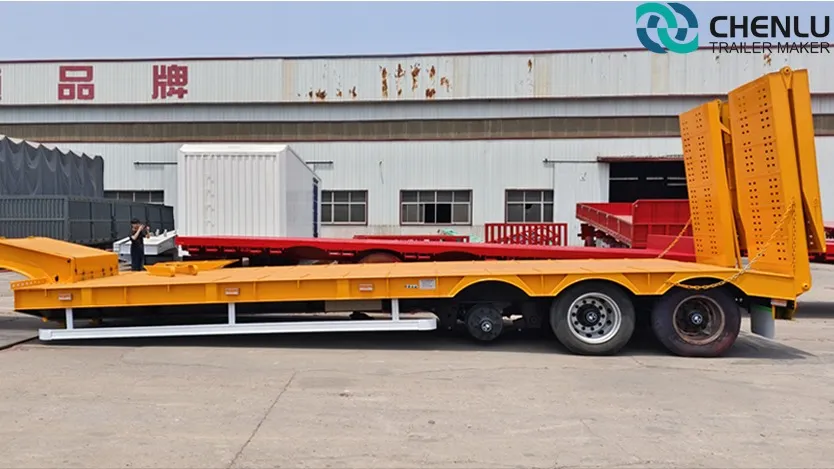 double-section hydraulic ladder low-bed semi-trailer